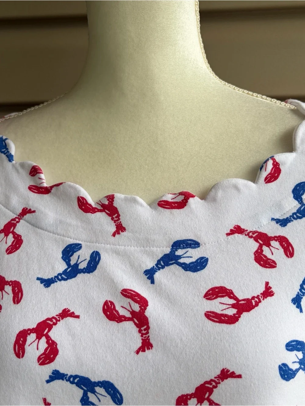 •Kim Rogers• Lobster Print Scallop Neck Short Sleeve Tee - Size XL Petite - Picture 3 of 7